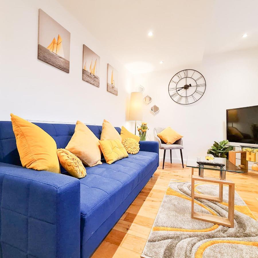 Modern 4 Bedroom Flat Near Station * Hove