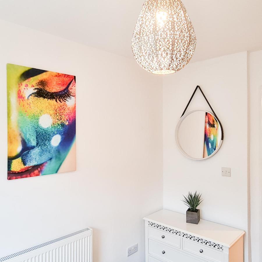Modern 4 Bedroom Flat Near Station * Hove