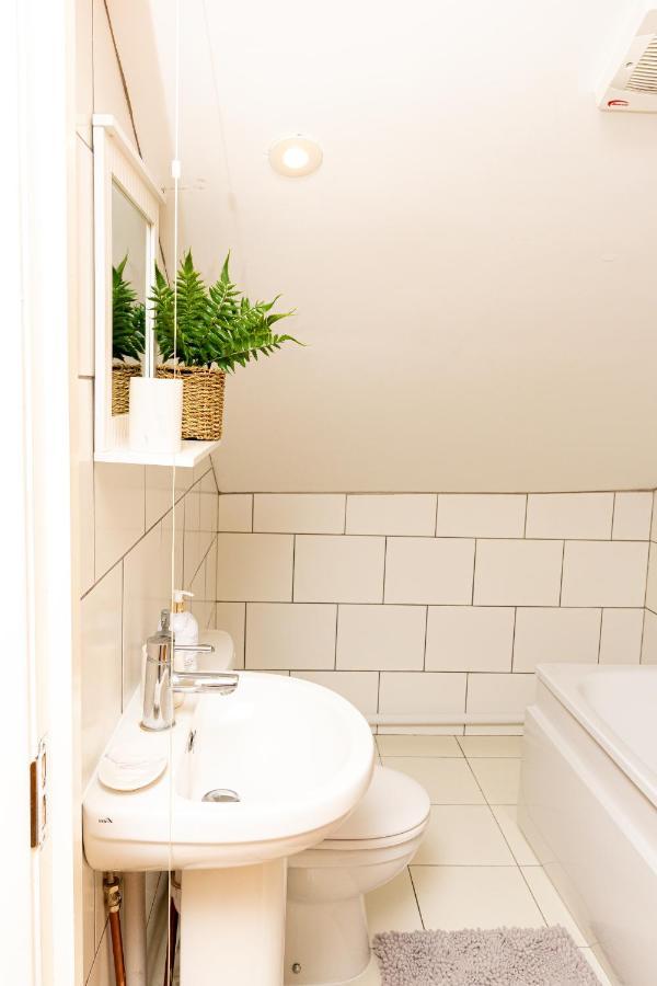 Appartement Modern 4 Bedroom Flat Near Station